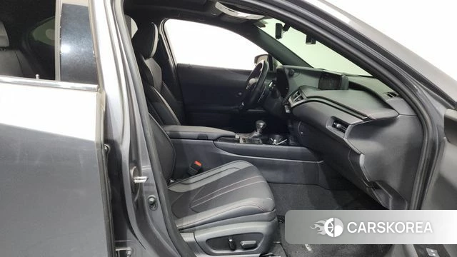 Lexus UX250h 2020 Серый из Кореи, фото 2