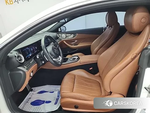 Mercedes-Benz E-Class W213 2018 Белый из Кореи, фото 2