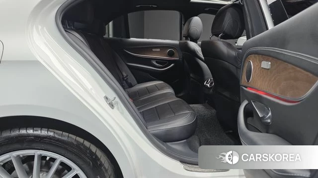 Mercedes-Benz E-Class W213 2022 Белый из Кореи, фото 2