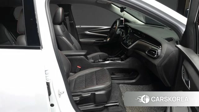 Chevrolet (GM Daewoo) Bolt EUV 2023 Белый из Кореи, фото 2