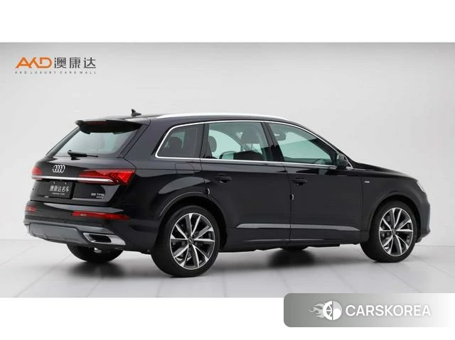 Audi Q7 2021 Черный из Китая, фото 2