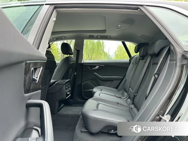 Audi Q8 2024 Черный из Китая, фото 2