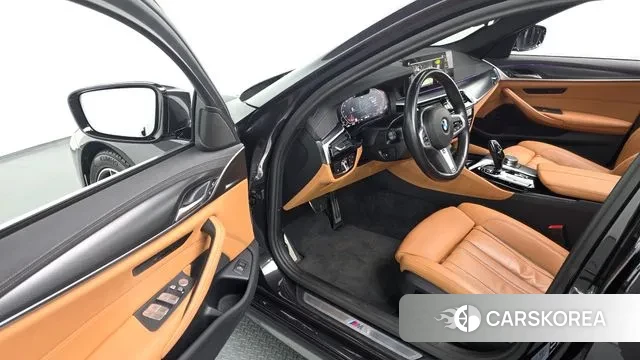 BMW 5 Series (G30) 2022 Серый из Кореи, фото 2