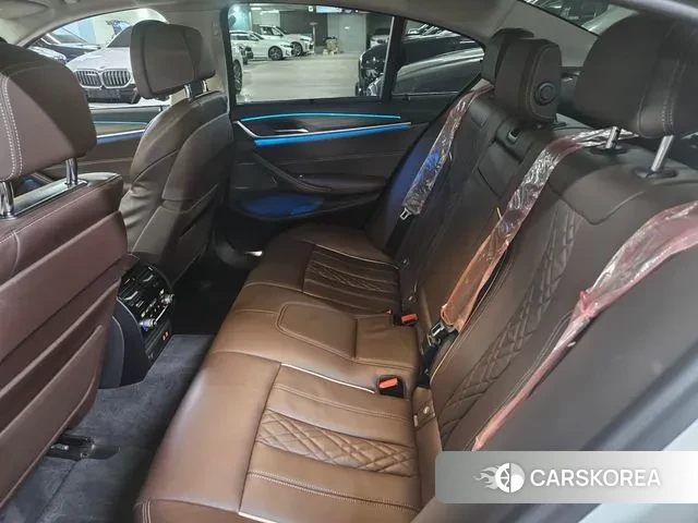 BMW 5 Series (G30) 2022 Белый из Кореи, фото 2