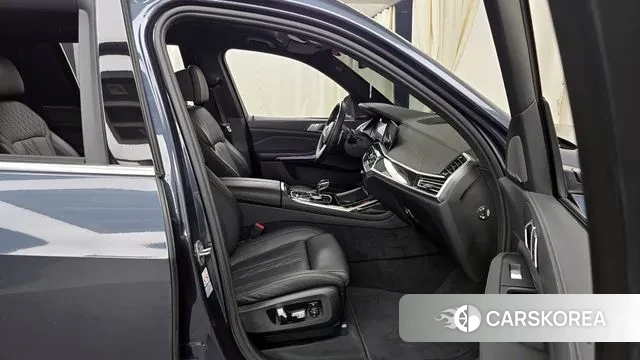 BMW X7 (G07) 2022 Небесно-голубой из Кореи, фото 2