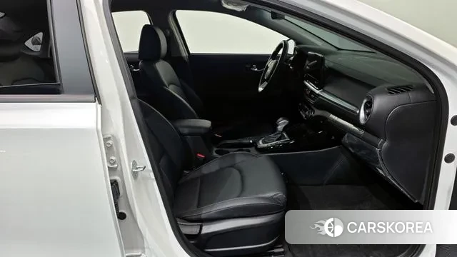 Kia The New K3 2nd generation 2023 Белый из Кореи, фото 2