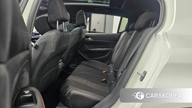 Peugeot 308 second generation 2019 Белый из Кореи, фото 2