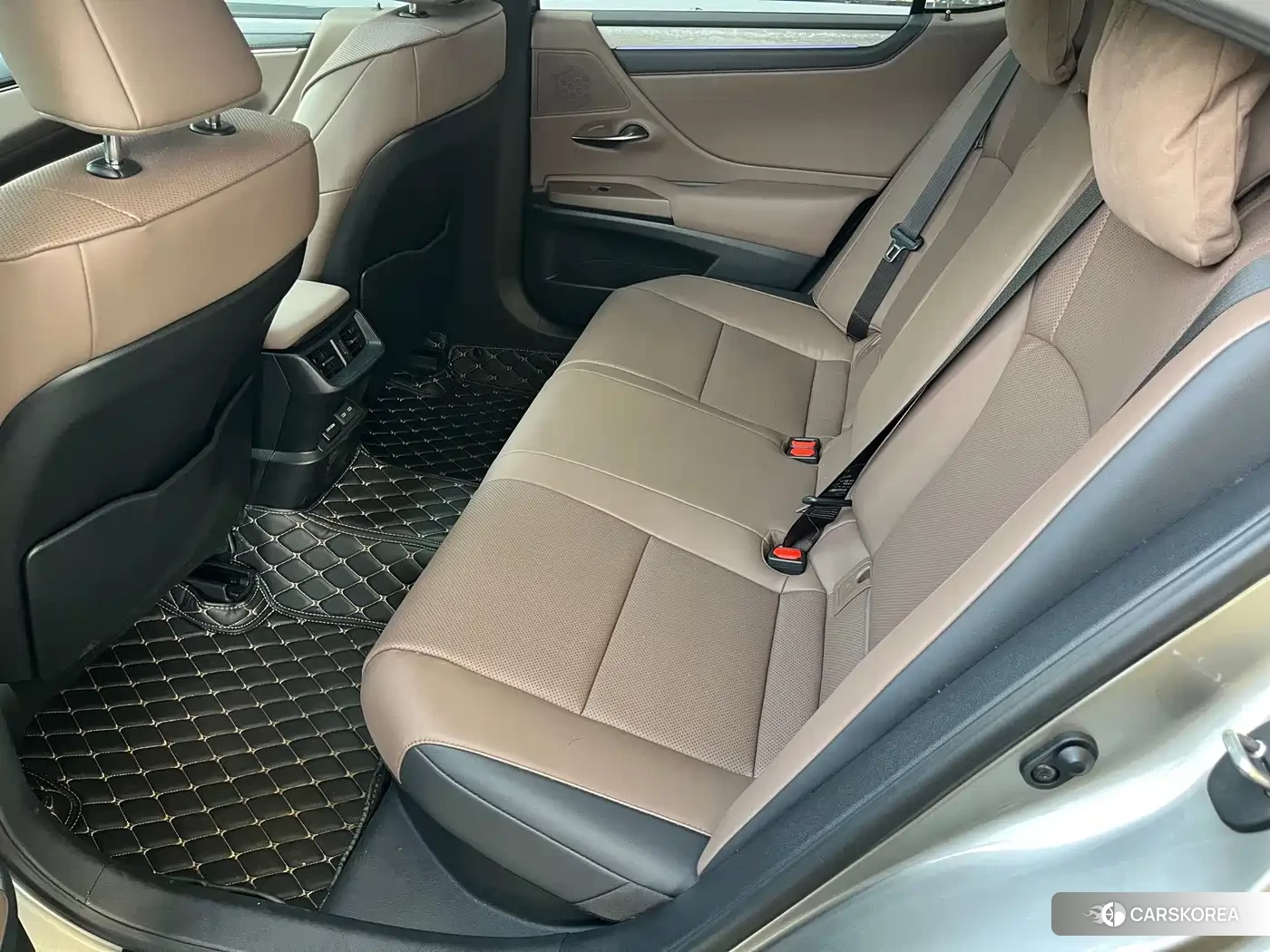 Lexus ES 2025 Champagne/brown из Китая, фото 2