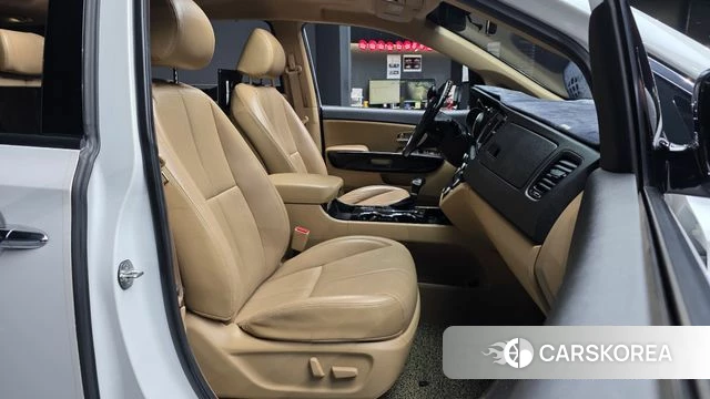 Kia The New Carnival 2019 Белый из Кореи, фото 2