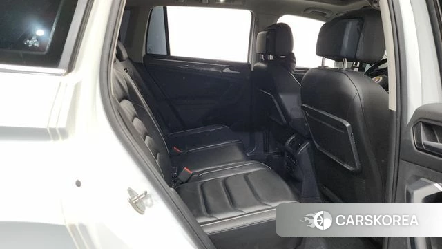 Volkswagen Tiguan second Generation 2020 Белый из Кореи, фото 2