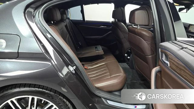 BMW 5 Series (G30) 2019 Черный из Кореи, фото 2