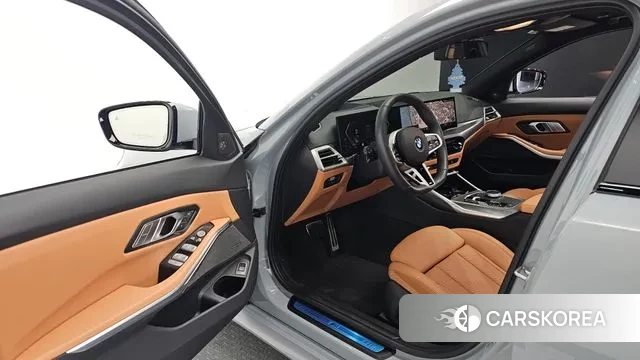 BMW 3 Series (G20) 2025 Серебристо-серый из Кореи, фото 2