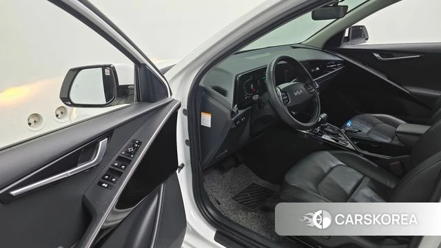 Kia Di Ol Nu Niro 2022 Белый из Кореи, фото 2