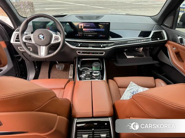 BMW X7 (G07) 2024 Черный из Кореи, фото 2