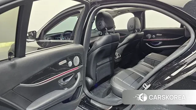 Mercedes-Benz E-Class W213 2019 Черный из Кореи, фото 2