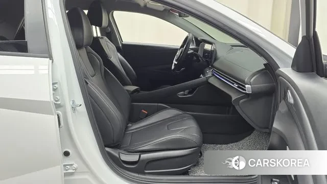 Hyundai The New Avante (CN7) 2024 Белый из Кореи, фото 2