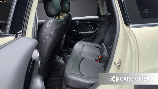 Mini Cooper 2022 Жемчужный цвет из Кореи, фото 2