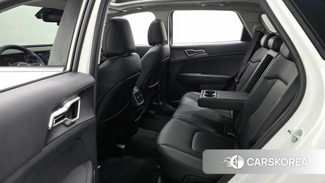 Kia Sportage 5th Generation 2023 Белый из Кореи, фото 2