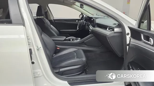 Kia K5 3rd generation 2022 Белый из Кореи, фото 2