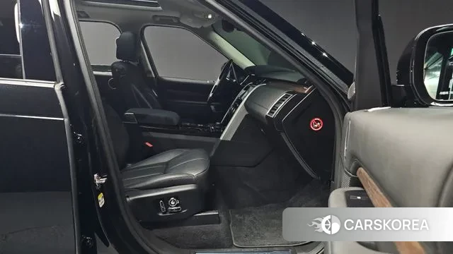 Land Rover Discovery 5 2020 Черный из Кореи, фото 2