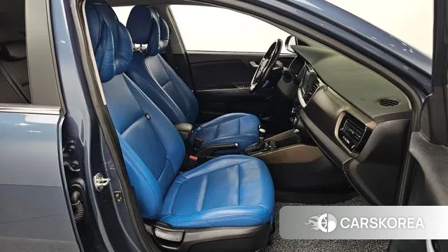 Kia Stonic 2018 Синий из Кореи, фото 2