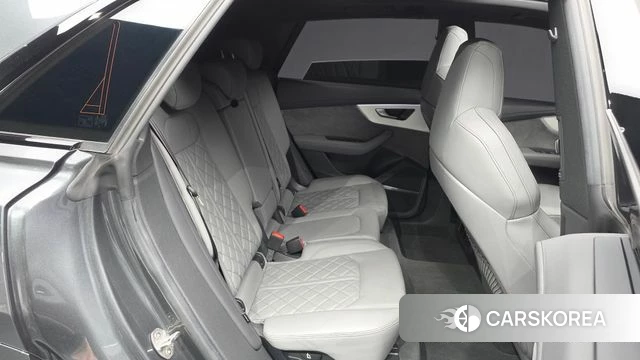 Audi Q8 (4M) 2022 Серый из Кореи, фото 2