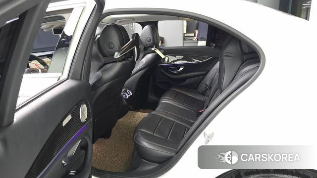 Mercedes-Benz E-Class W213 2018 Белый из Кореи, фото 2