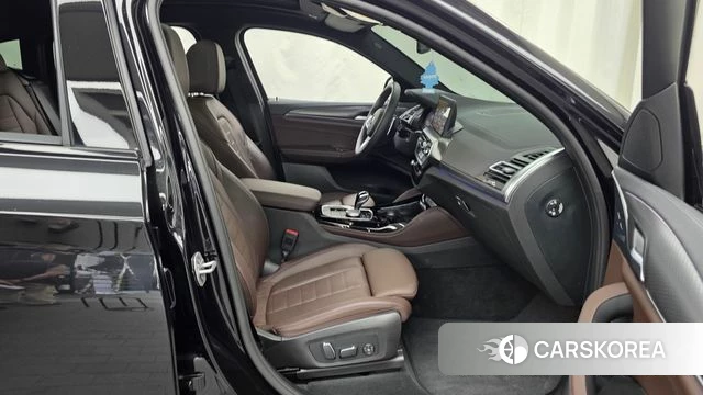BMW X4 (G02) 2025 Черный из Кореи, фото 2