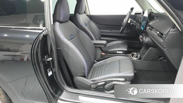 Mini Cooper C 4th generation 2025 Черный из Кореи, фото 2