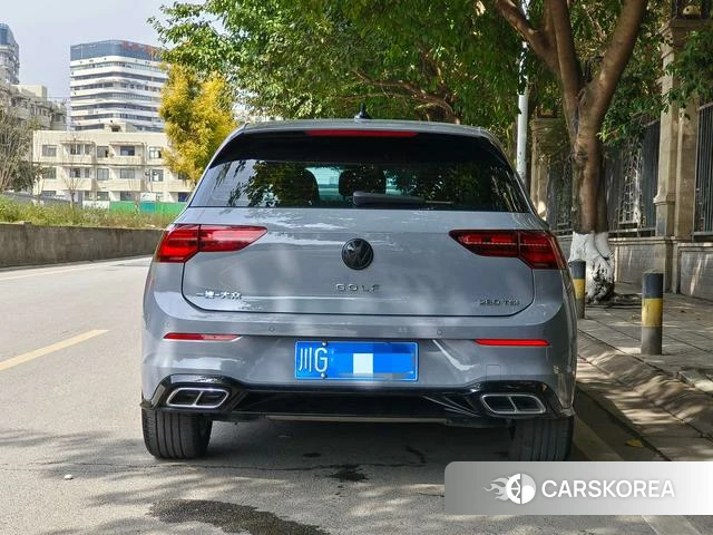 Volkswagen Golf 2023 Темно-серый из Китая, фото 2