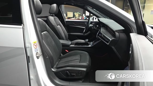 Audi A6 (C8) 2021 Белый из Кореи, фото 2
