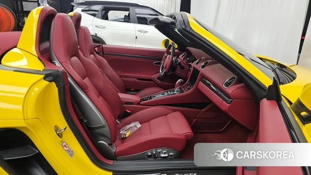 Porsche 718 Boxster 2025 Желтый из Кореи, фото 2