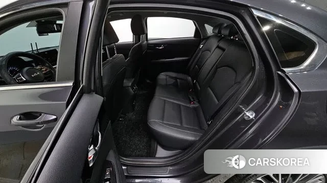 Kia The New K3 2nd generation 2022 Серый из Кореи, фото 2