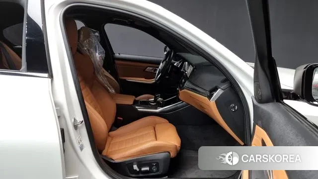 BMW 3 Series (G20) 2022 Белый из Кореи, фото 2