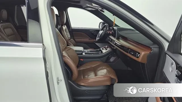 Lincoln Aviator 2nd generation 2020 Белый из Кореи, фото 2