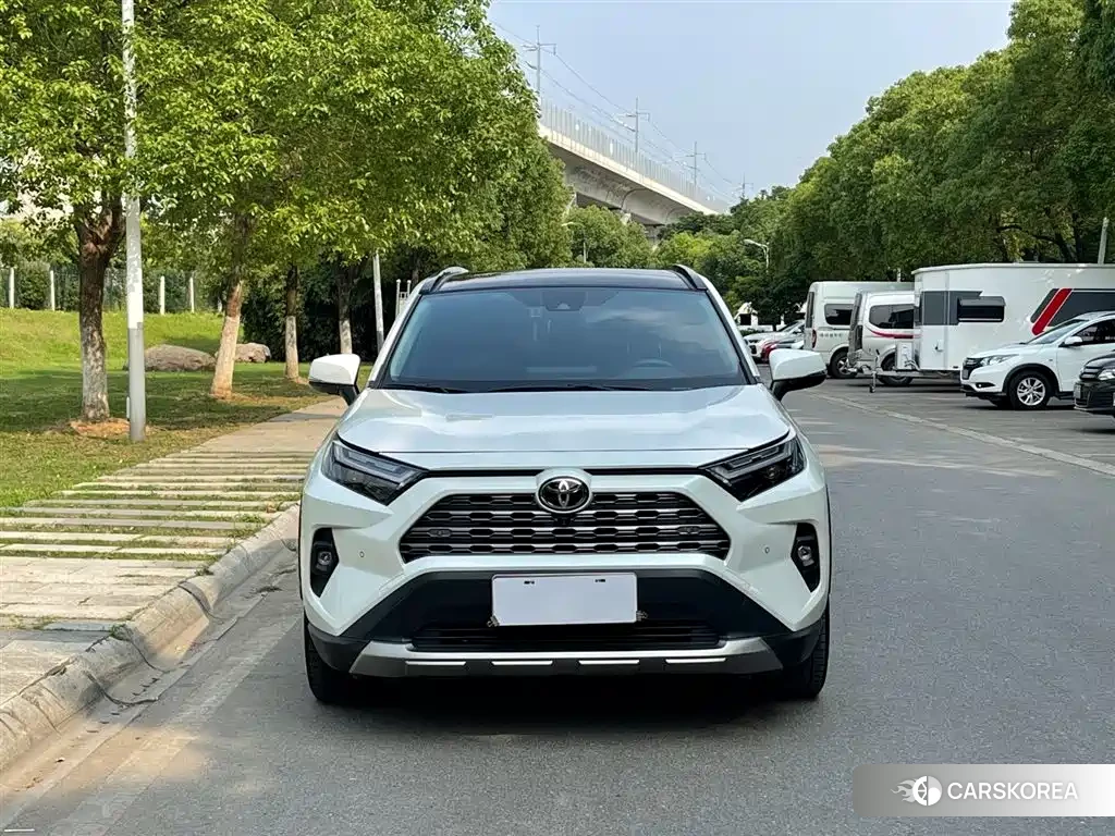 Toyota RAV4 2025 Белый из Китая, фото 2