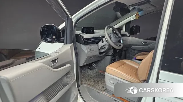 Hyundai Staria 2022 Белый из Кореи, фото 2