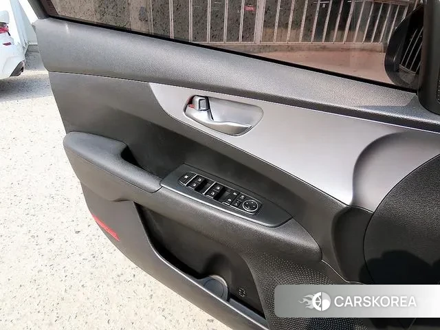 Kia The New K3 2nd generation 2021 Белый из Кореи, фото 2