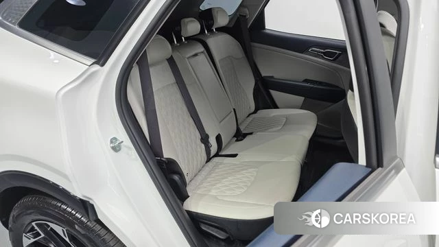 Kia Sportage 5th Generation 2023 Белый из Кореи, фото 2