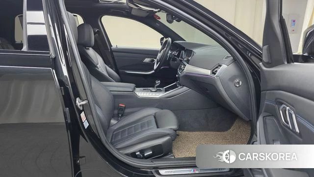 BMW 3 Series (G20) 2022 Черный из Кореи, фото 2