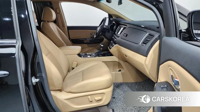 Kia The New Carnival 2018 Черный из Кореи, фото 2