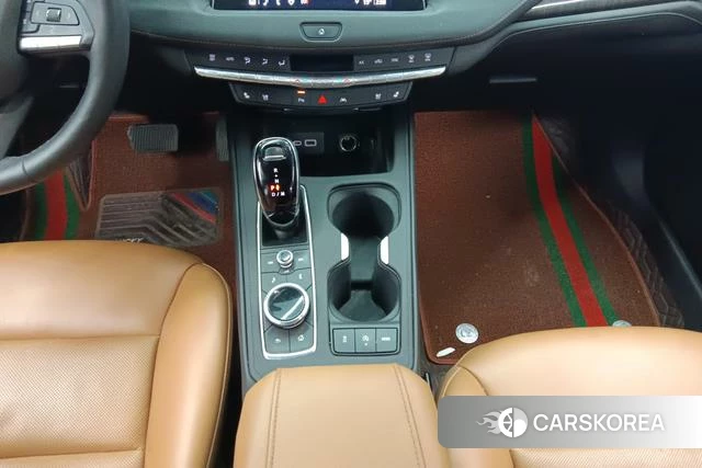 Cadillac XT4 2022 Белый из Китая, фото 2