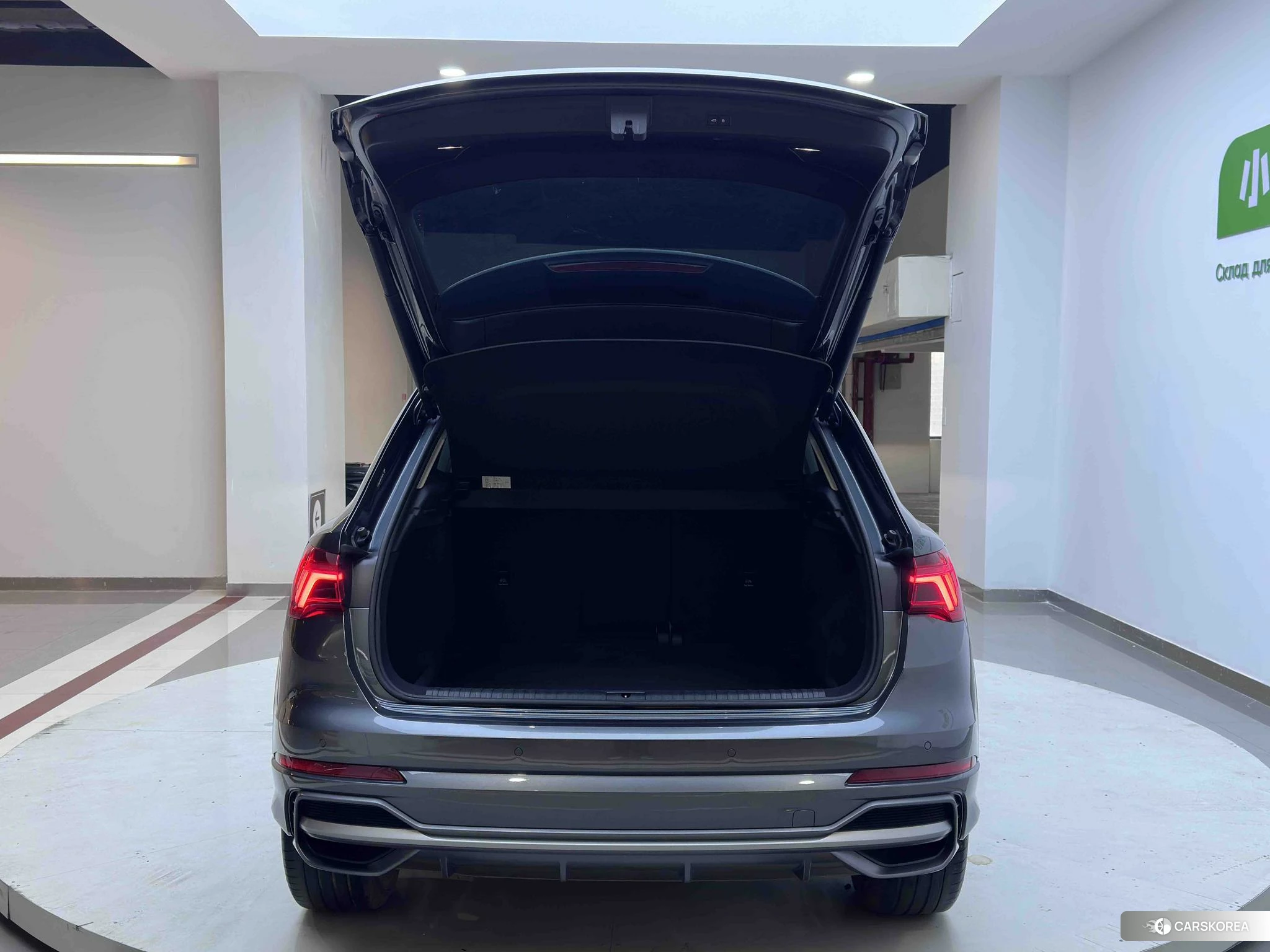 Audi Q3 2022 Темно-серый из Китая, фото 2