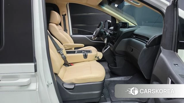 Hyundai Staria 2024 Белый из Кореи, фото 2