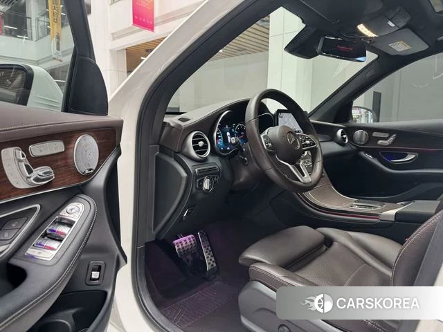 Mercedes-Benz GLC 2021 Белый из Китая, фото 2