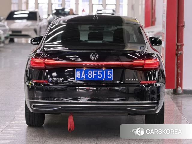 Volkswagen Passat 2022 Черный из Китая, фото 2