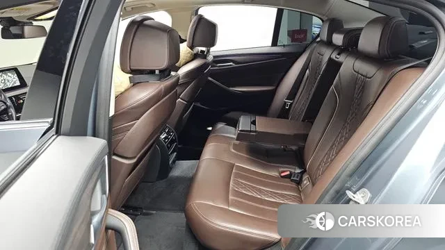 BMW 5 Series (G30) 2018 Небесно-голубой из Кореи, фото 2