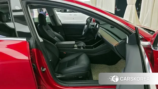 Tesla Model 3 2020 Красный из Кореи, фото 2