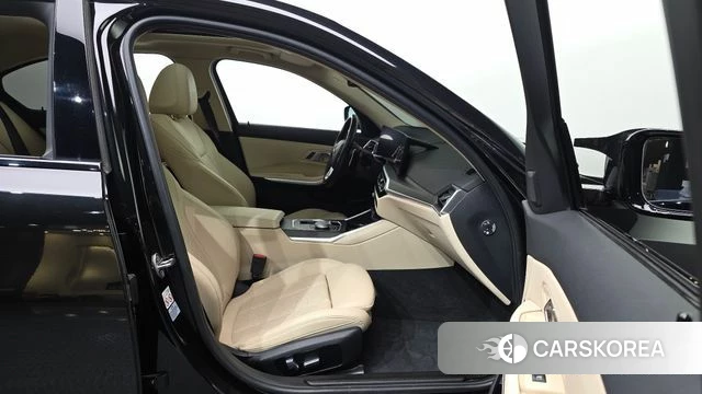 BMW 3 Series (G20) 2023 Черный из Кореи, фото 2