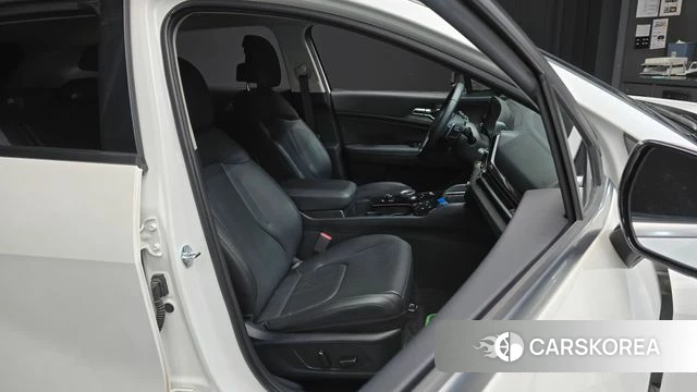 Kia Sportage 5th Generation 2023 Белый из Кореи, фото 2